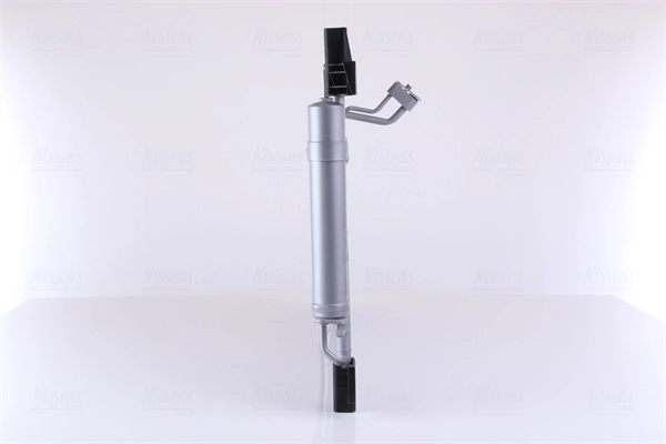 Condensador aire acondicionado 940672 Nissens