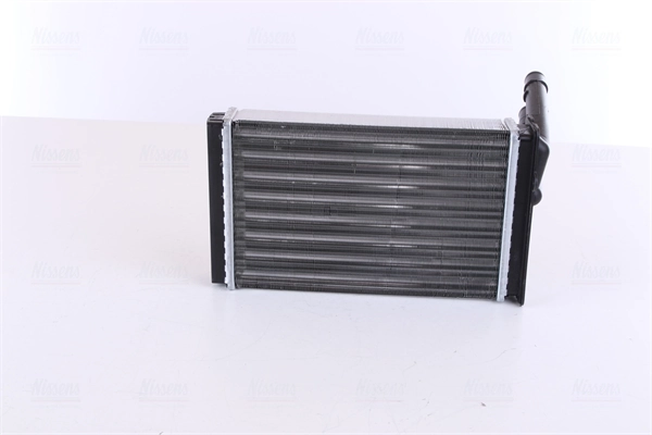 Radiador de calefacción Nissens 70221 precio, desde 24,36 EUR