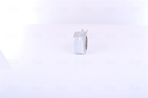 90685 Nissens Radiador de aceite debajo del filtro