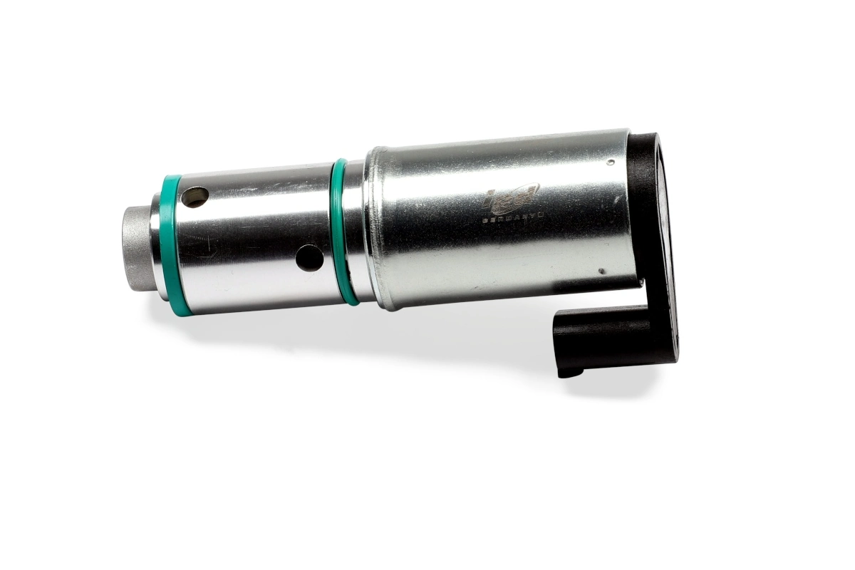 Comprar Válvula solenoide de control de posición del árbol de levas Volvo V40  525, 526 a bajo precio