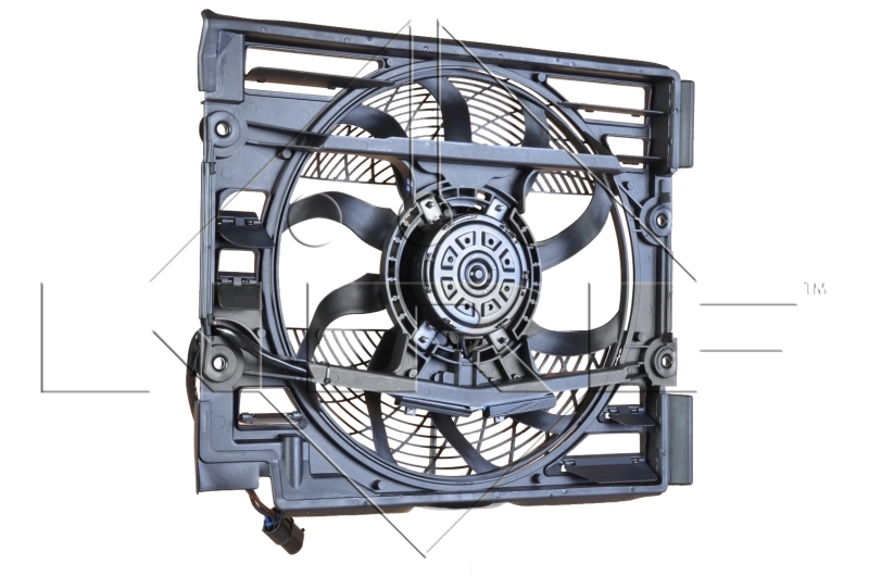 47029 NRF Difusor del radiador del aire acondicionado con ventilador y motor