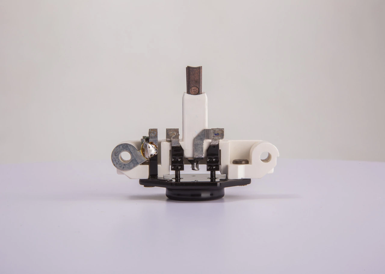 Regulador de corriente Bosch 1197311242 precio, desde 23,88 EUR