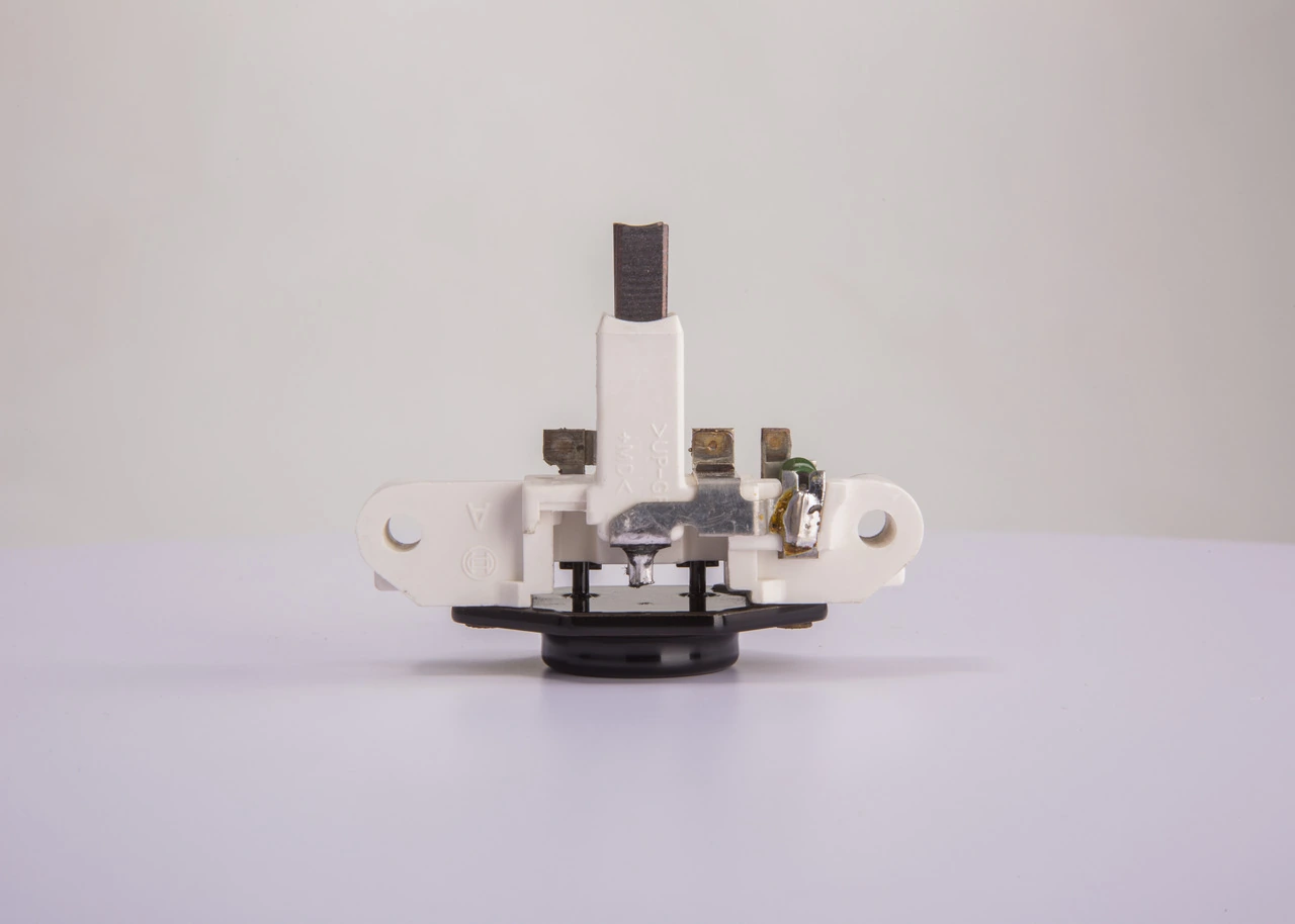 1197311242 Bosch Regulador alternador