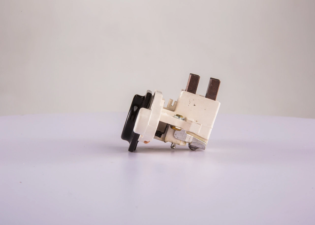 1197311090 Bosch Regulador alternador