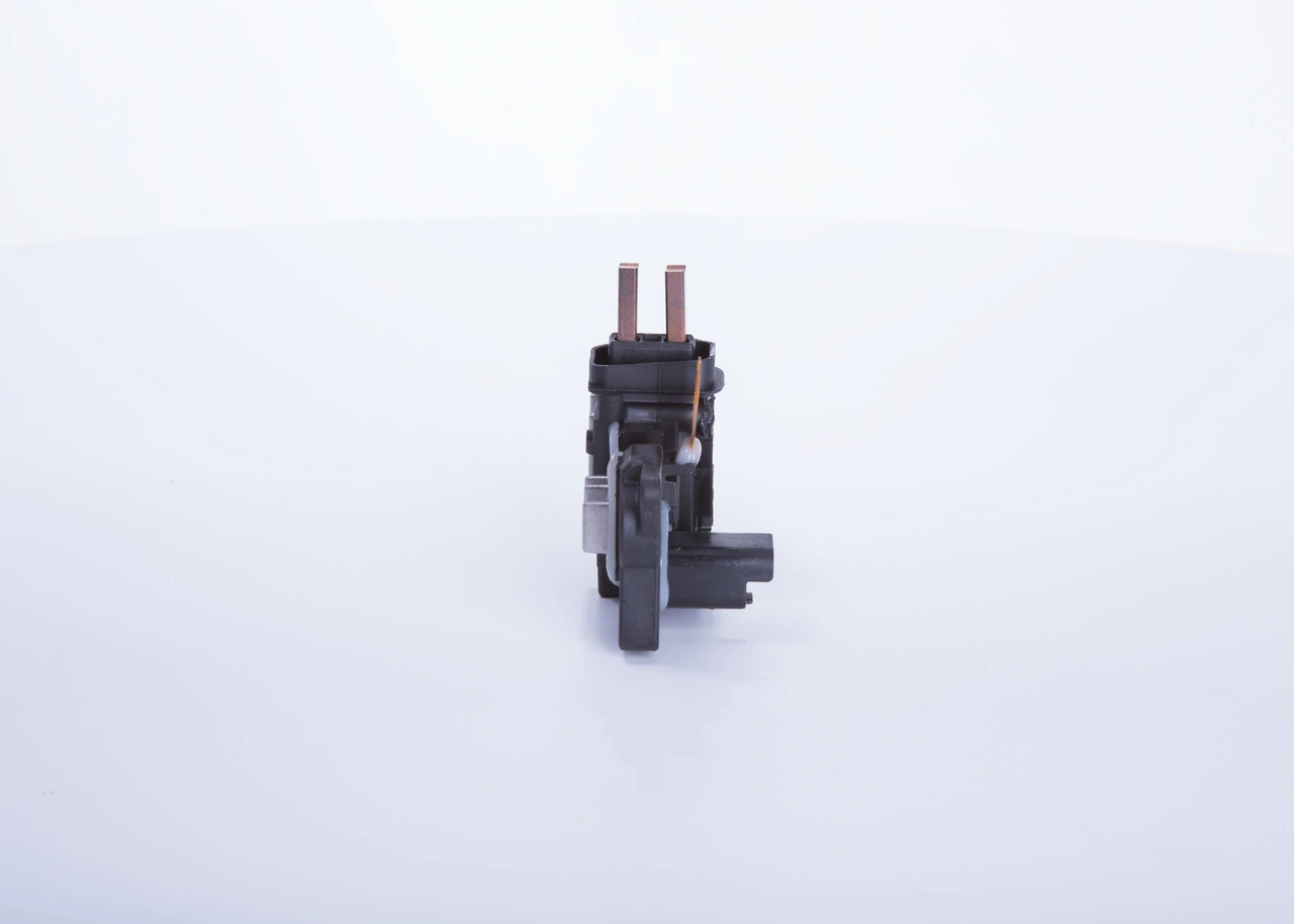 Comprar F00MA45237 Bosch Regulador del alternador