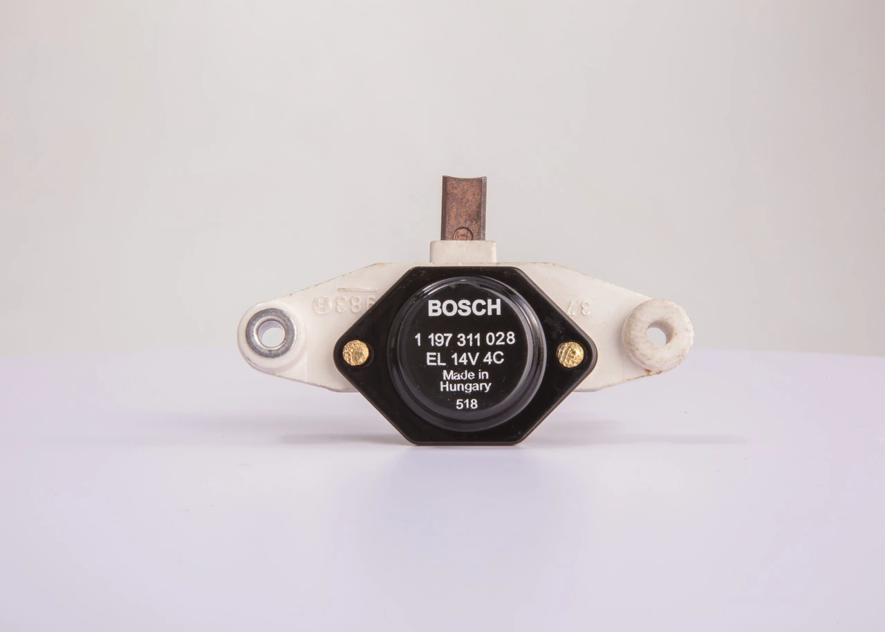 Comprar 1197311028 Bosch Regulador del alternador