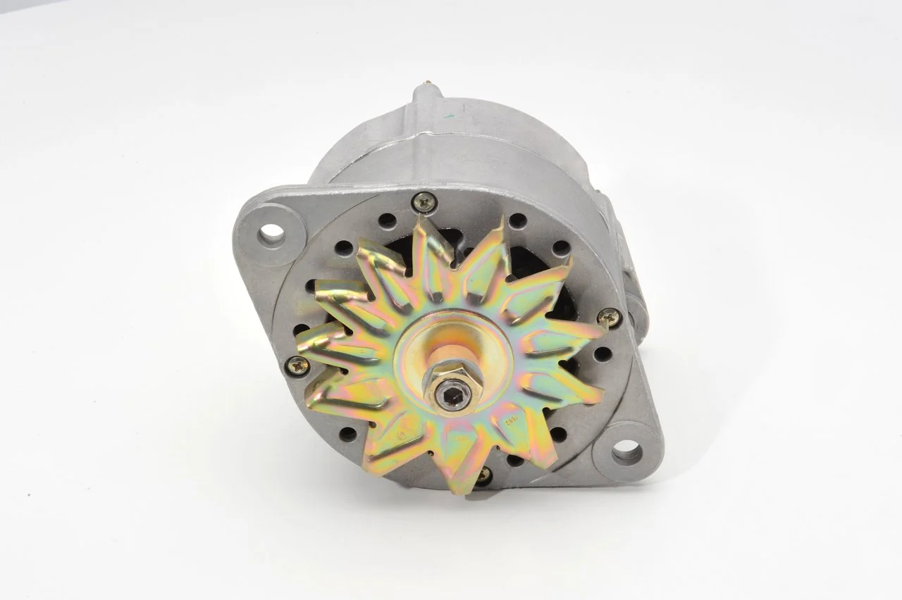 0120468144 Bosch Alternador de coche