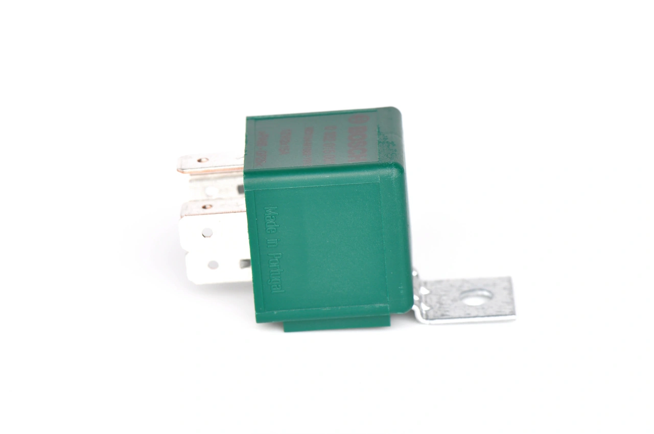 Relé de faro Bosch 0332015001 precio, desde 26,80 EUR