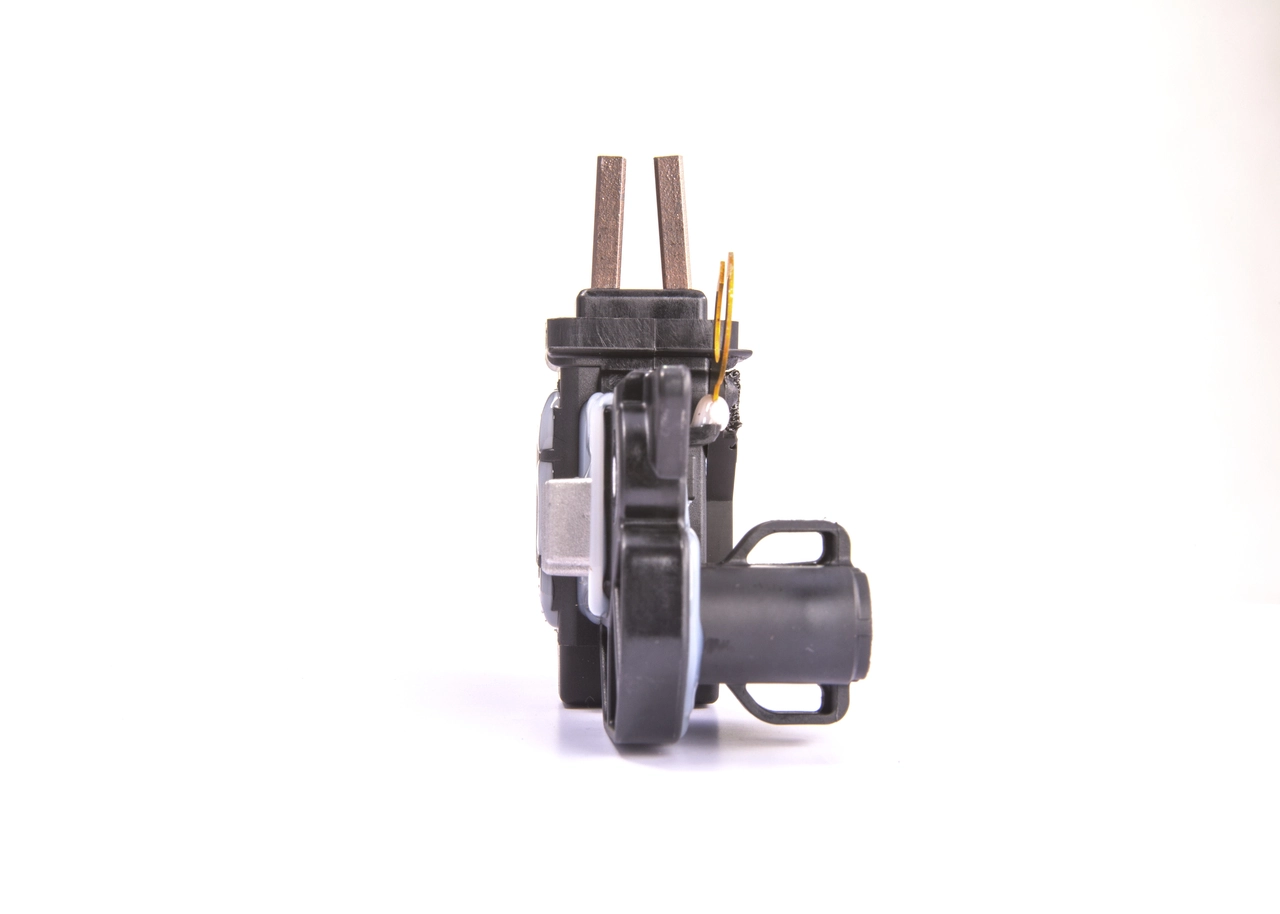 F00MA45253 Bosch Regulador alternador