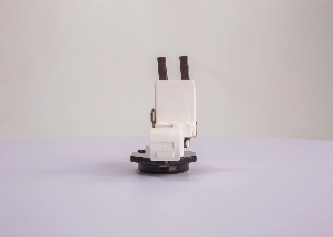 Comprar 1197311214 Bosch Regulador del alternador