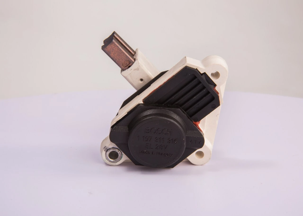 1197311316 Bosch Regulador alternador