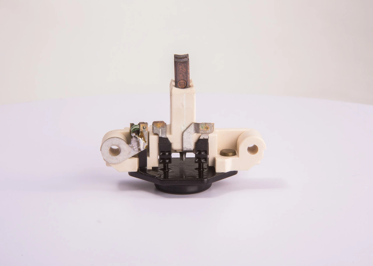 Regulador de corriente Bosch 1197311213 precio, desde 23,88 EUR