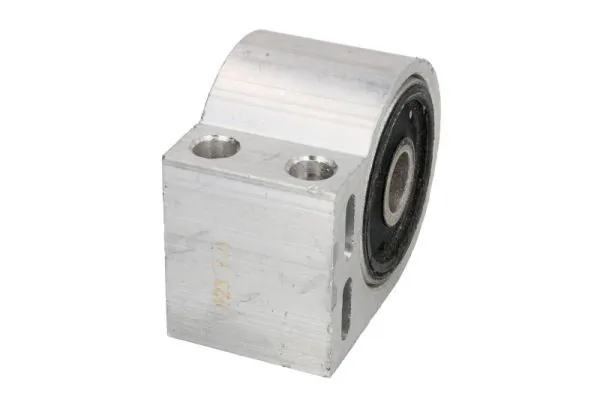 J40054YMT Yamato Silentblock de brazo de suspensión delantero inferior