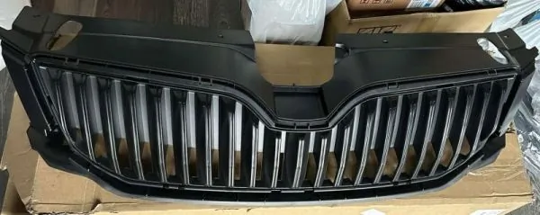 Rejilla de radiador Skoda Octavia III (5E3, NL3, NR3)