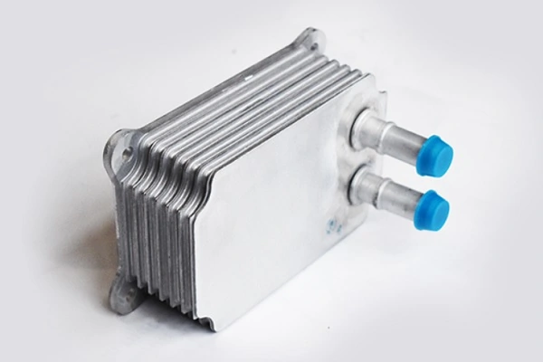Radiador de aceite debajo del filtro Jdeus M412102A precio, desde 41,78 EUR