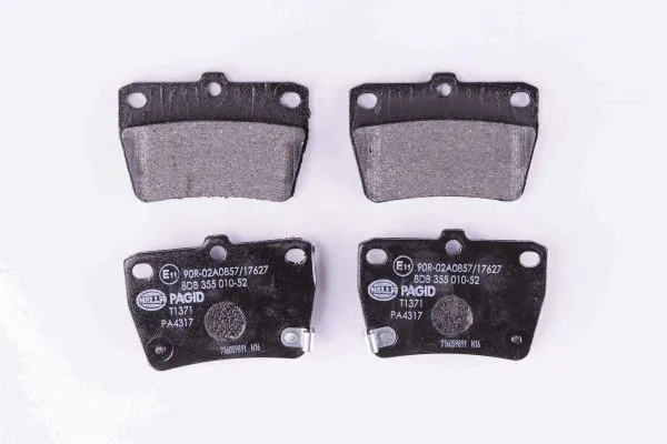 Pastillas traseras HELLA 8DB355010521
