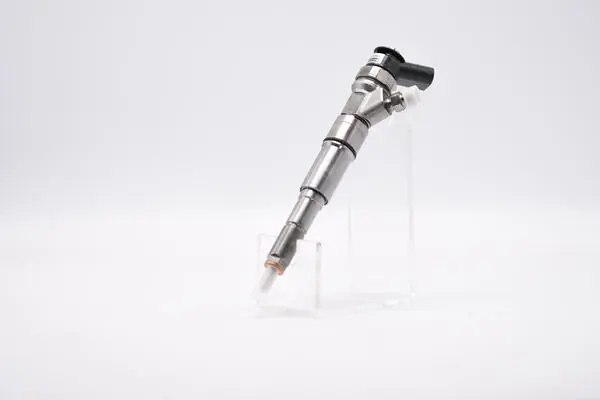 Comprar Inyector de combustible BMW X3  E83 a bajo precio