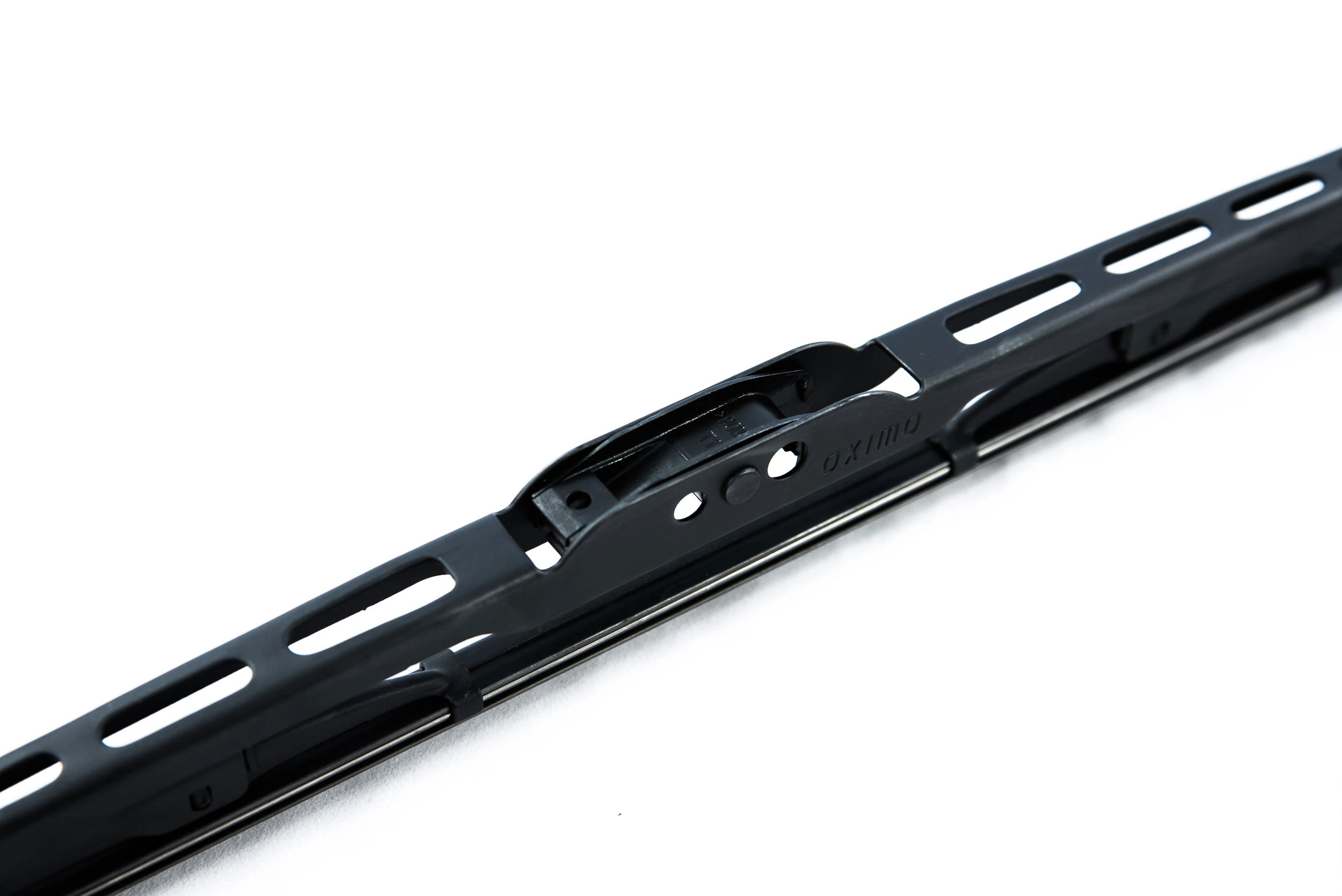 Comprar 8250A418 Mitsubishi Escobilla del limpiaparabrisas del lado del conductor