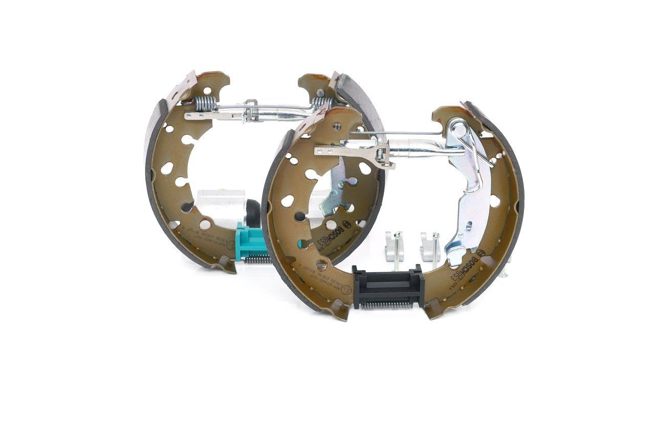 0204114668 Bosch Kit frenos, disco de tambor, con cilindros, completo 