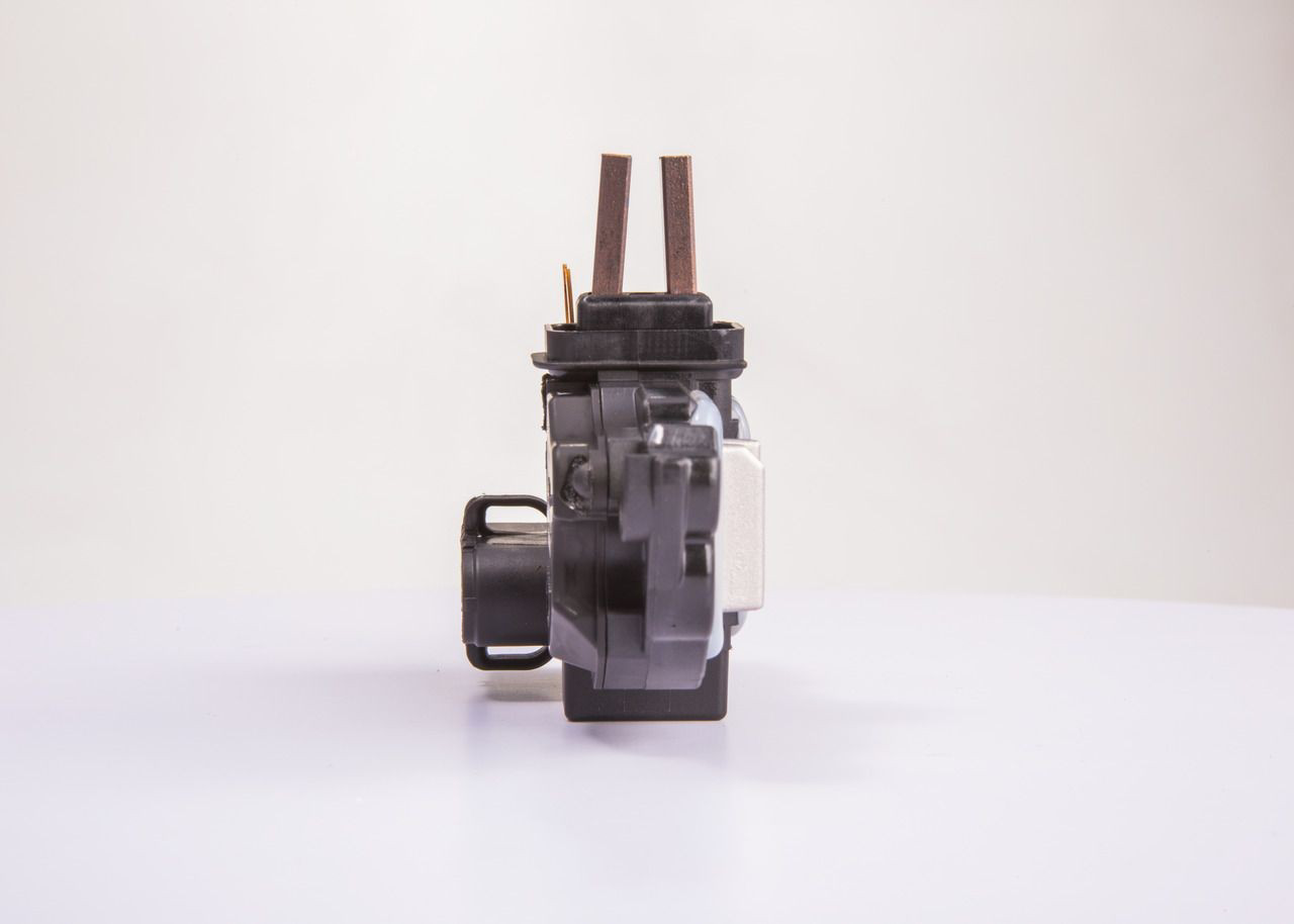 Regulador F00MA45253 Bosch