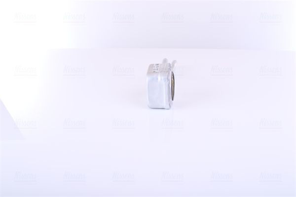 Radiador de aceite debajo del filtro 90685 Nissens