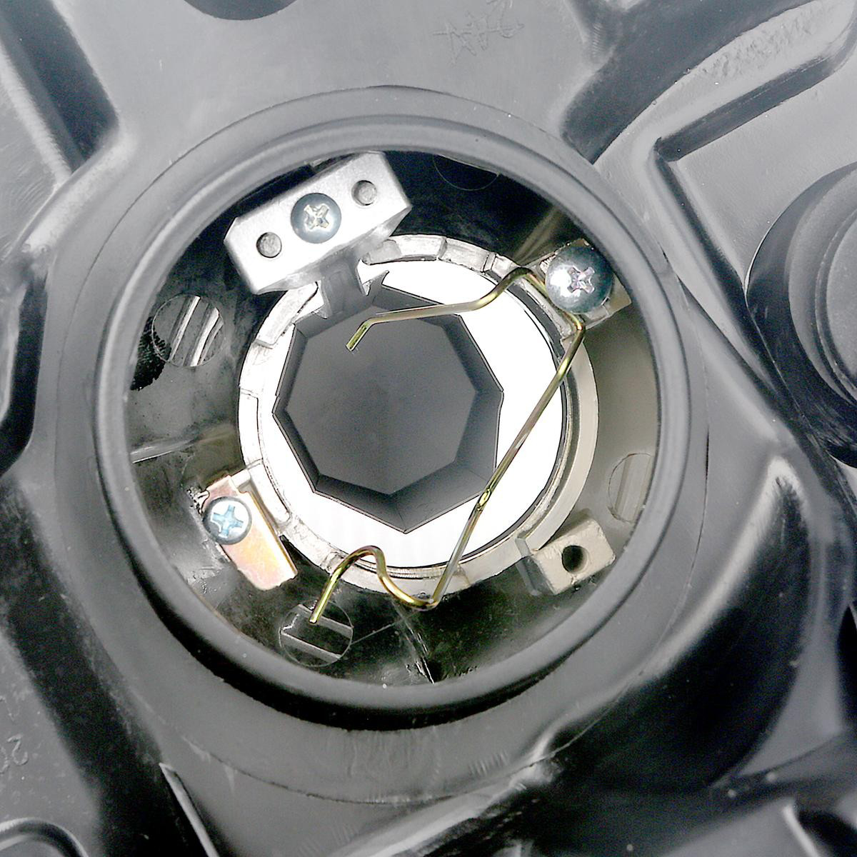  Faro derecho Nissan Micra 