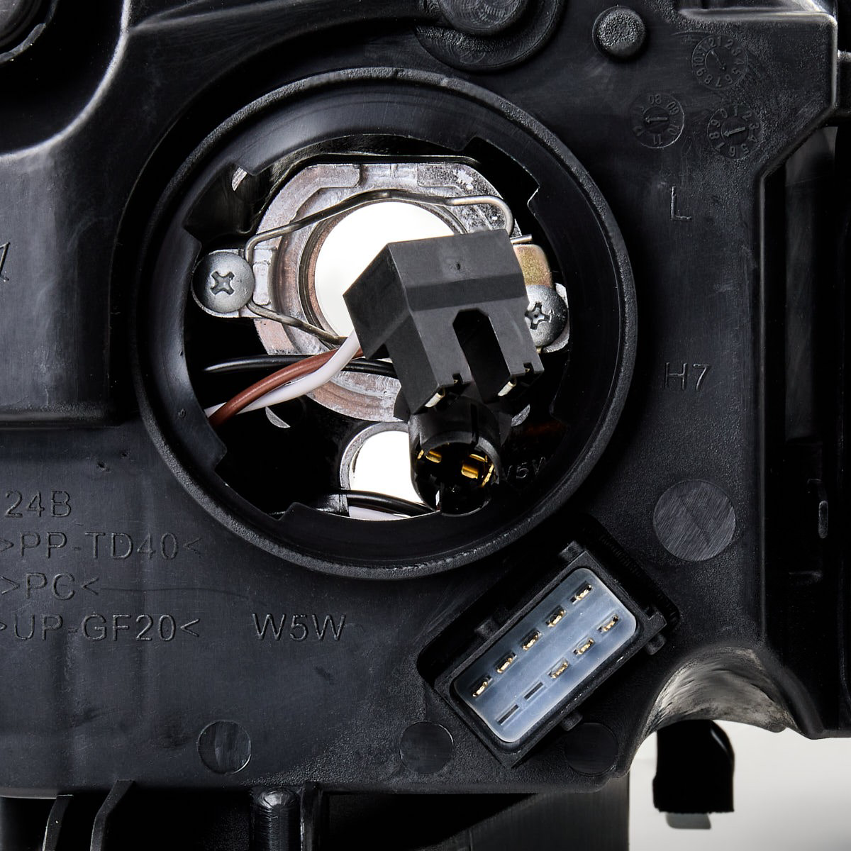 Faro General Motors 1216293 precio, desde 59,53 EUR
