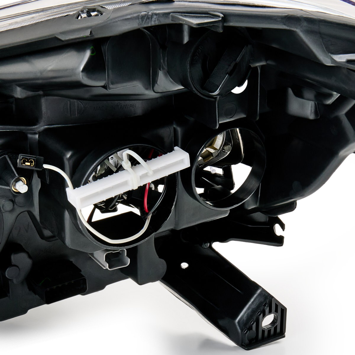 Faro derecho Nissan/Infiniti 260104676R precio, desde 155,38 EUR