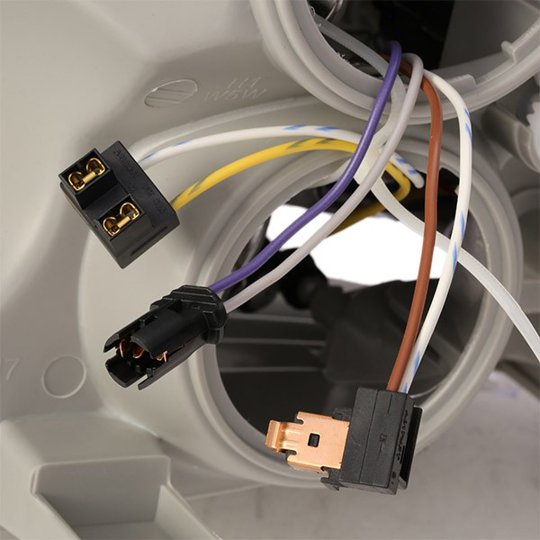 Faro derecho TYC 201267052 precio, desde 69,70 EUR