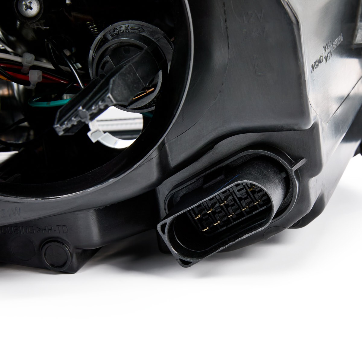 2014370052 TYC Faros