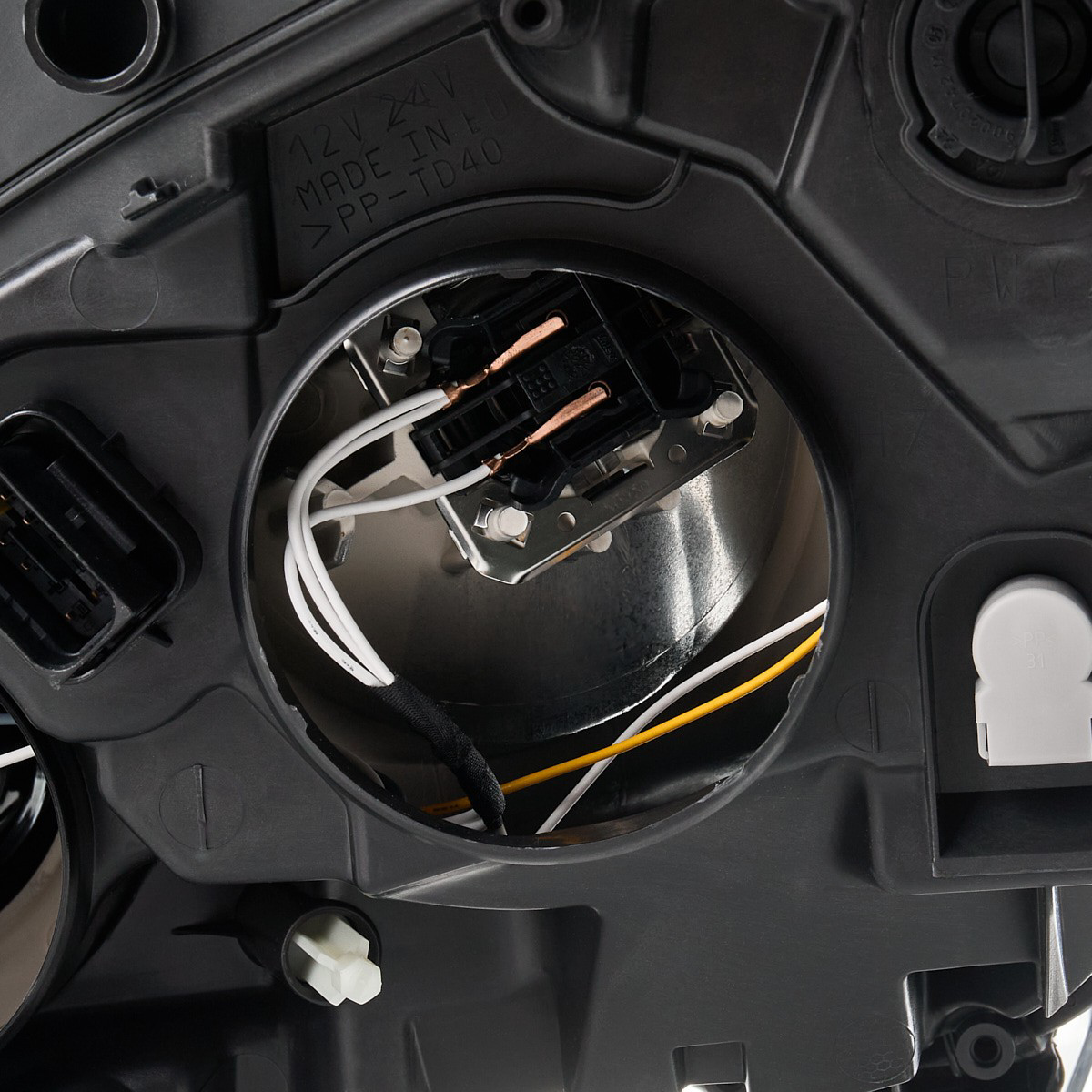 Faro derecho General Motors 1685352480 precio, desde 293,96 EUR