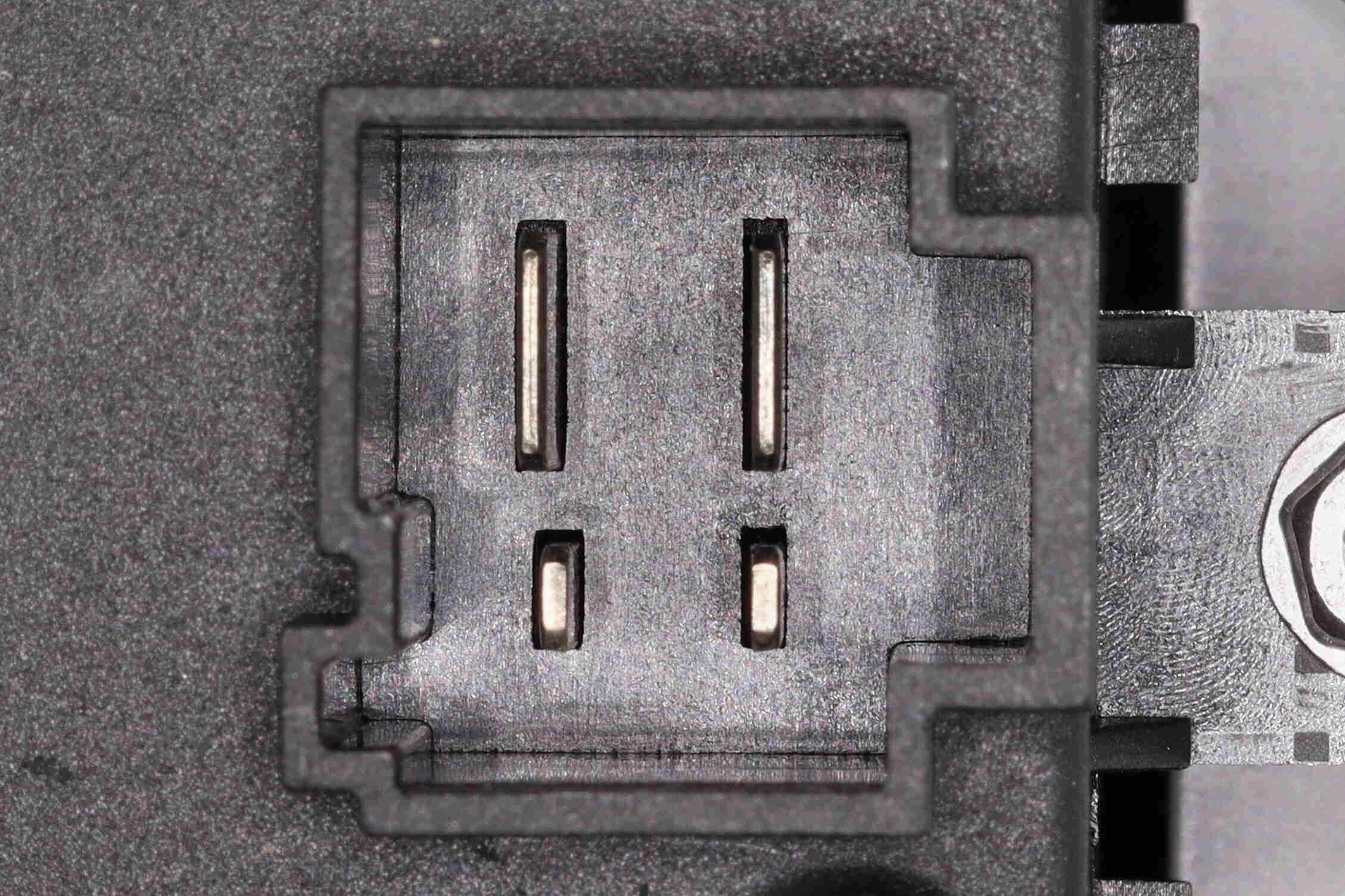 V46030011 Vemo