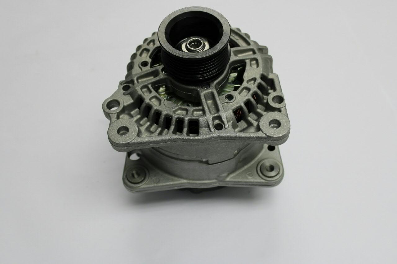 028903028D VAG Alternador de coche