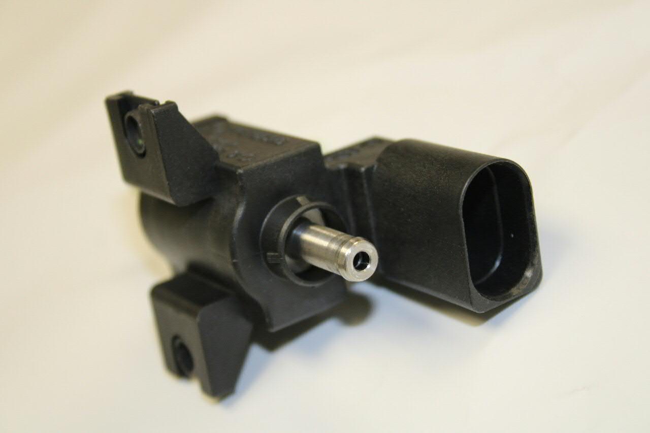 Válvula solenoide de control de presión de sobrealimentación VAG 03C906283B precio, desde 58,80 EUR