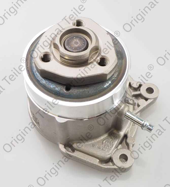 03F121004E VAG Bomba refrigerante coche