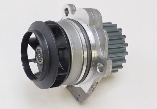 03L121011P VAG Bomba refrigerante coche