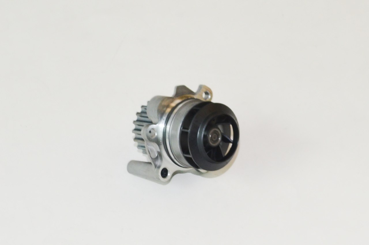 Comprar 03L121011P VAG Bomba de agua para motor