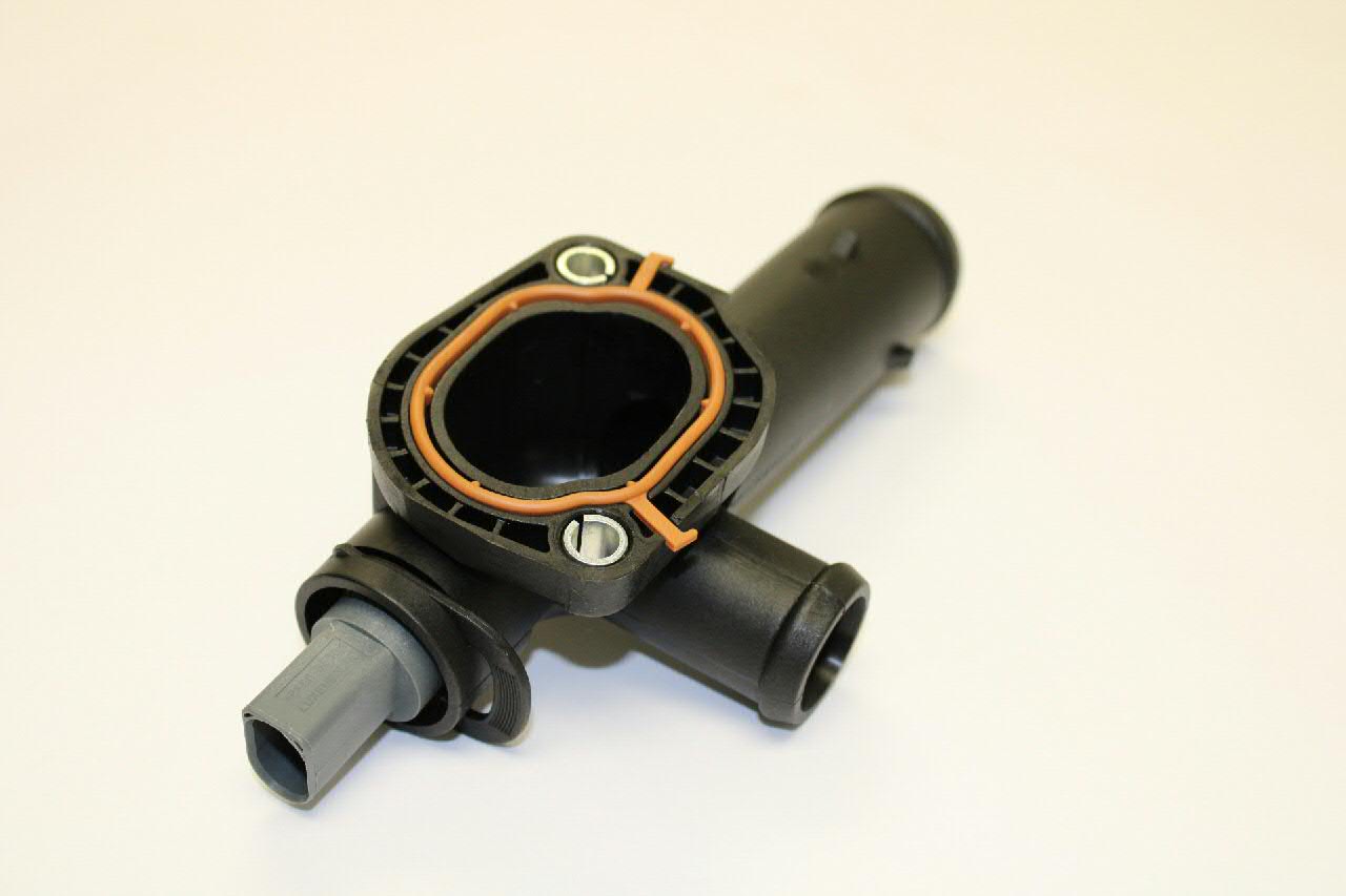Comprar 03L121131M VAG Brida del sistema de refrigeración (triple unión)