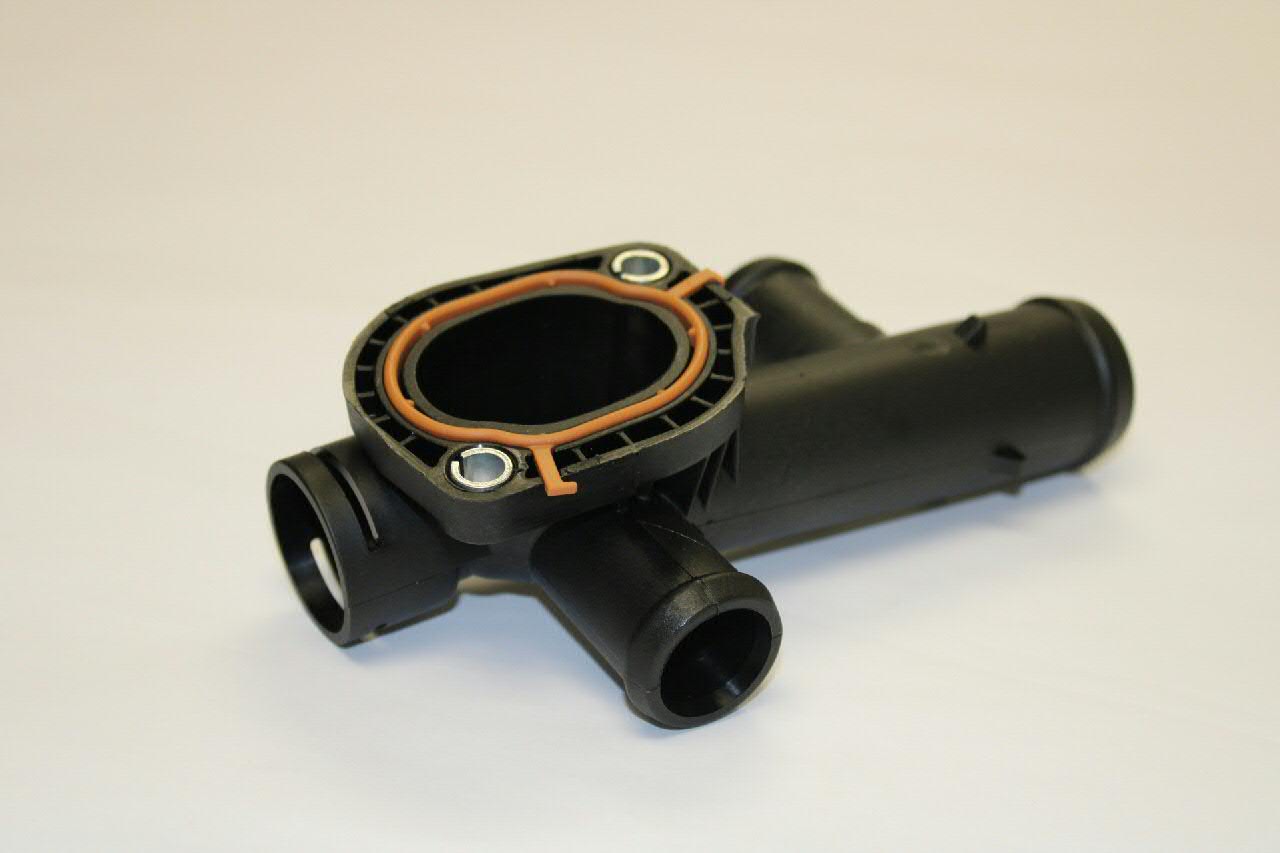 Comprar 03L121132P VAG Brida del sistema de refrigeración (triple unión)