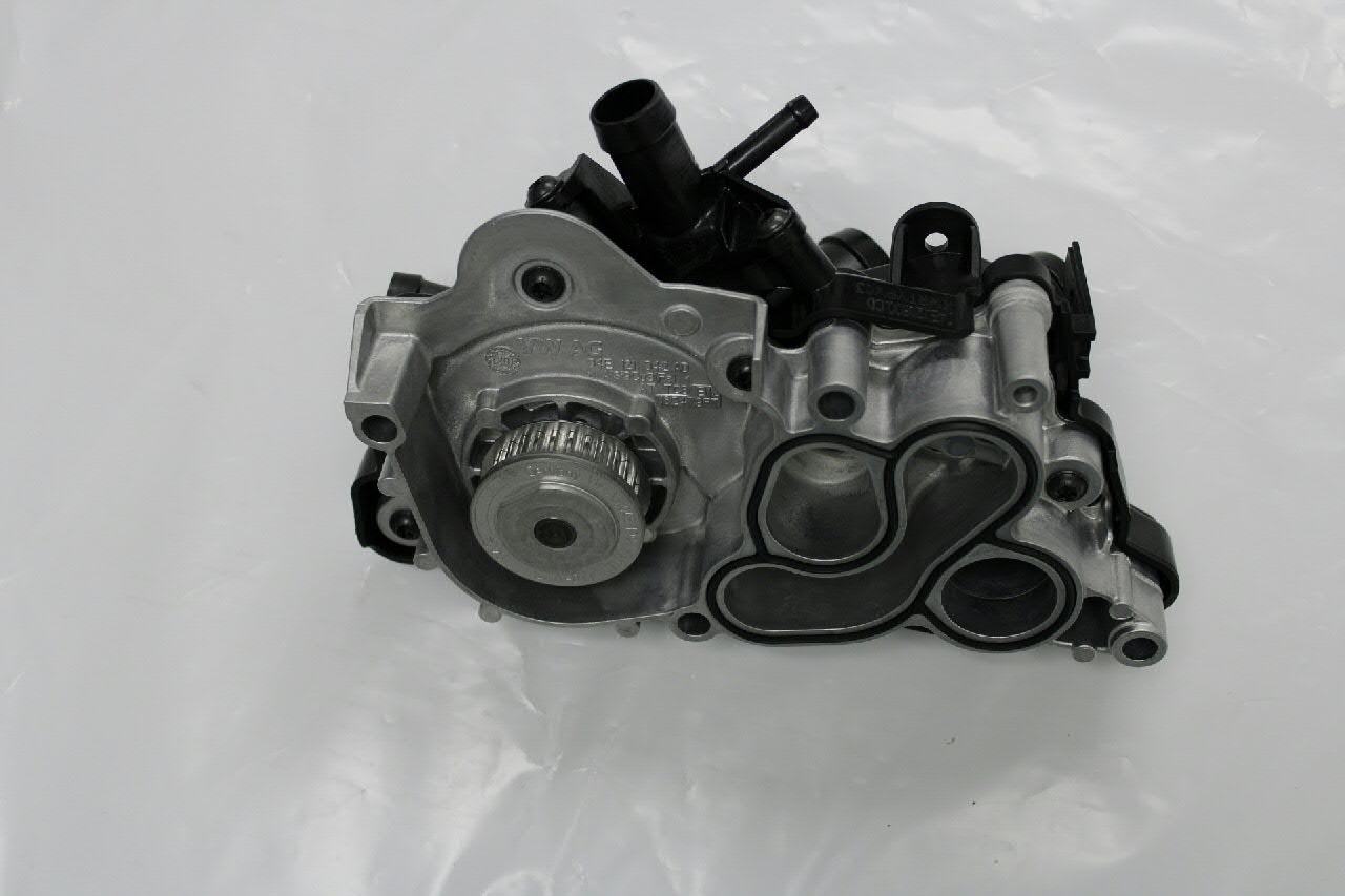 Comprar 04E121600CD VAG Bomba de agua para motor