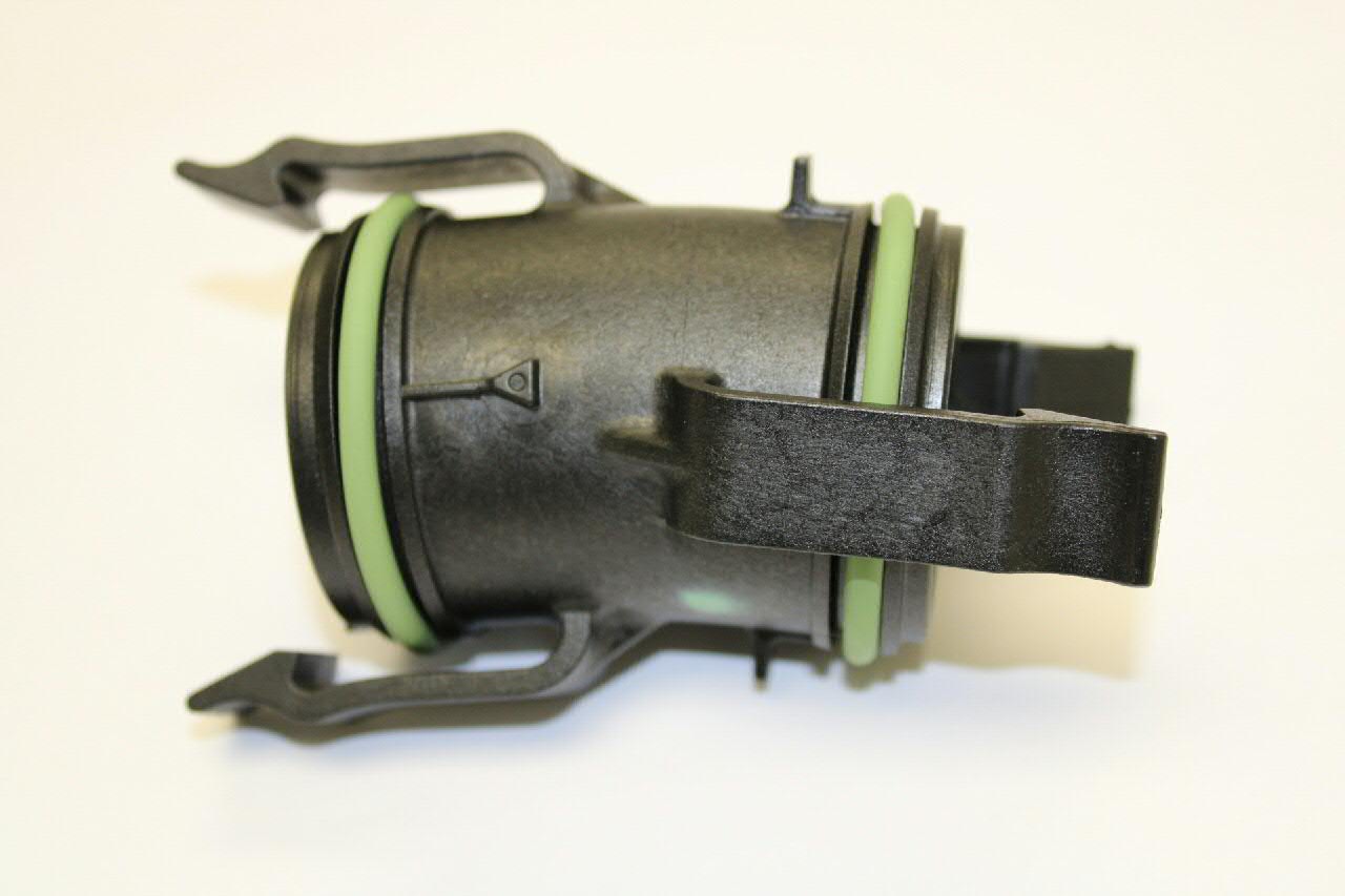 Tubo de salida de aire del turbocompresor VAG 04E145875F precio, desde 5,92 EUR