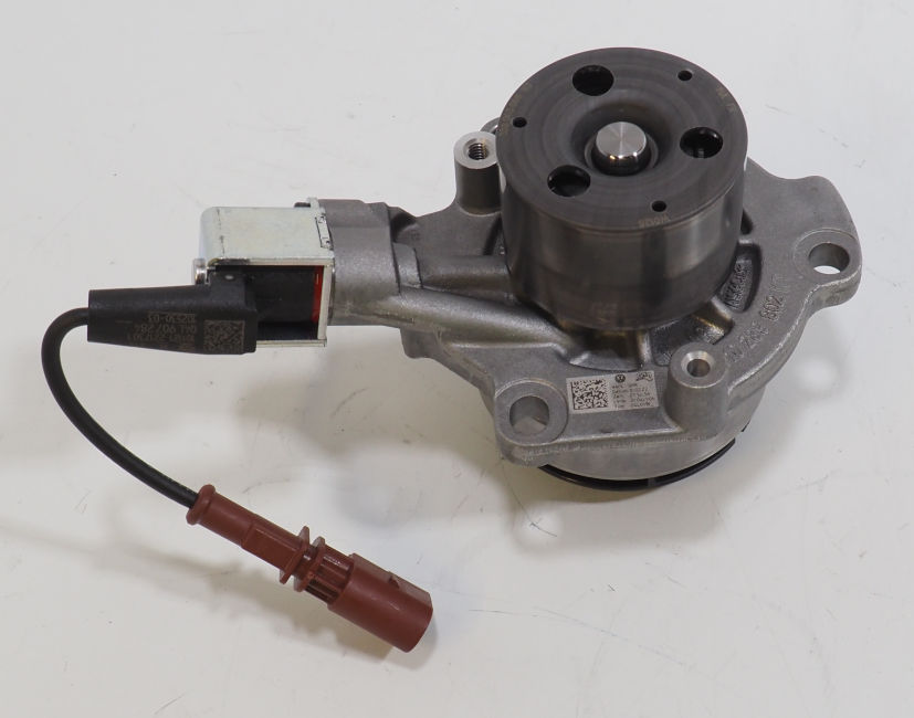 04L121011N VAG Bomba refrigerante coche