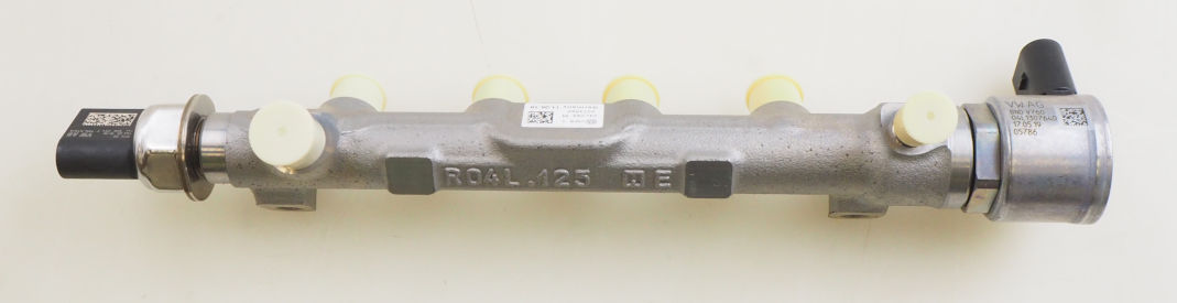 04L130089H VAG Rampa de combustible