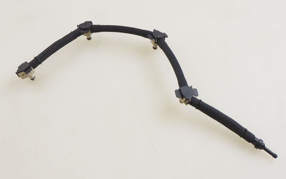 04L130235N VAG Tubo flexible, combustible de fuga 