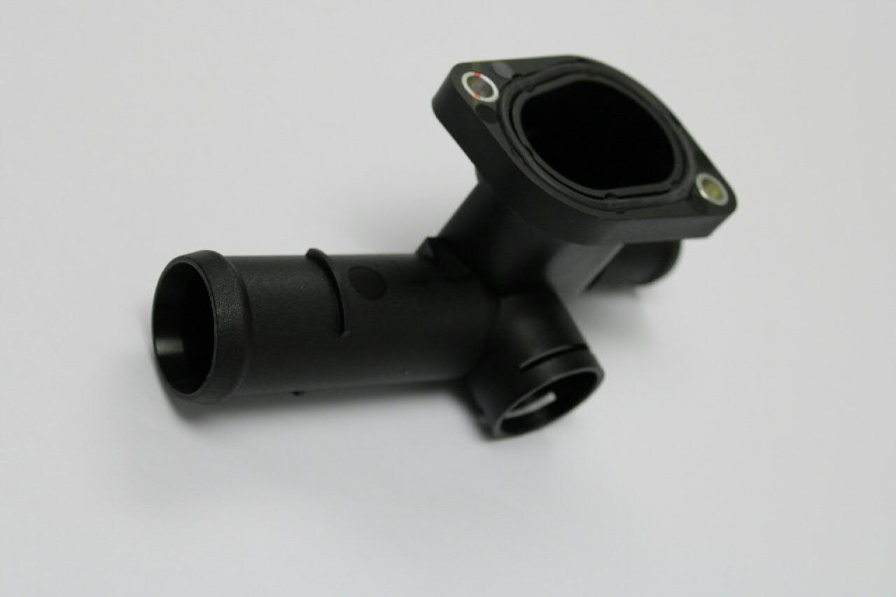 Brida del sistema de refrigeración (triple unión) VAG 06A121132AG precio, desde 5,83 EUR