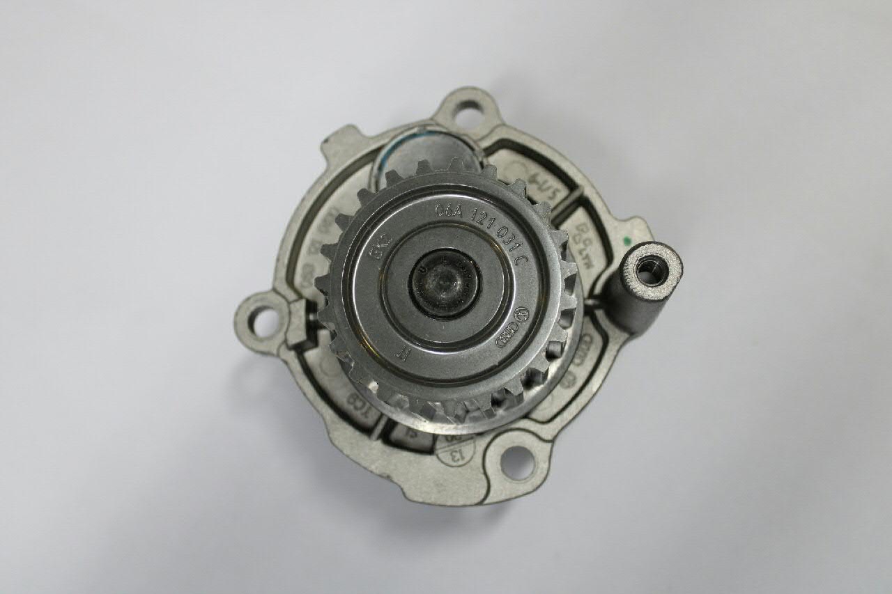 Comprar 06B121011Q VAG Bomba de agua para motor