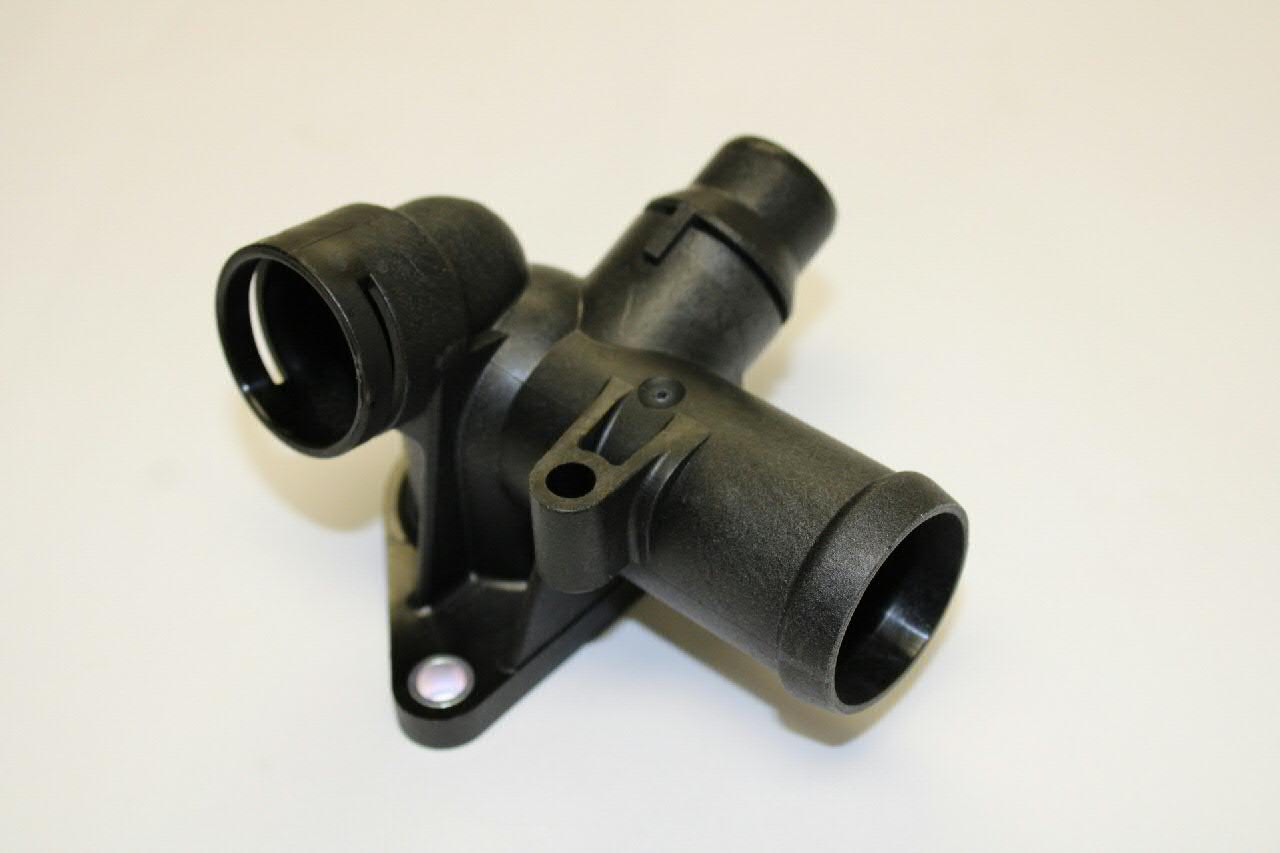 Brida del sistema de refrigeración (triple unión) VAG 06B121132D precio, desde 6,06 EUR