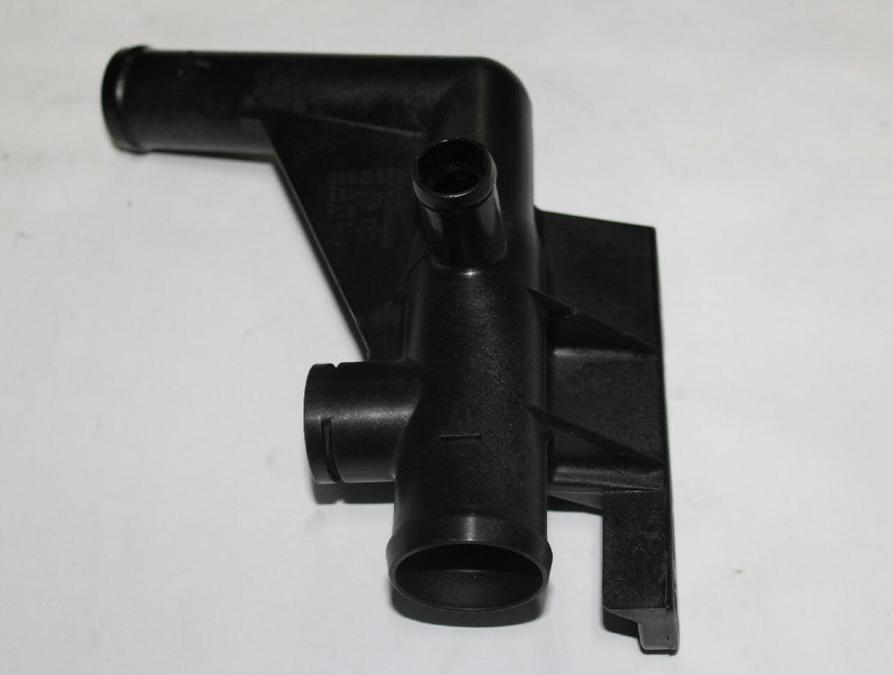Brida del sistema de refrigeración (triple unión) VAG 076121085A precio, desde 19,56 EUR