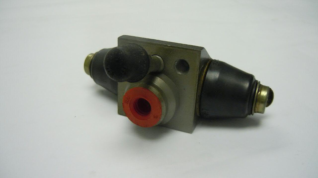 Bombín de freno de rueda trasero para Volkswagen Jetta I (16)
