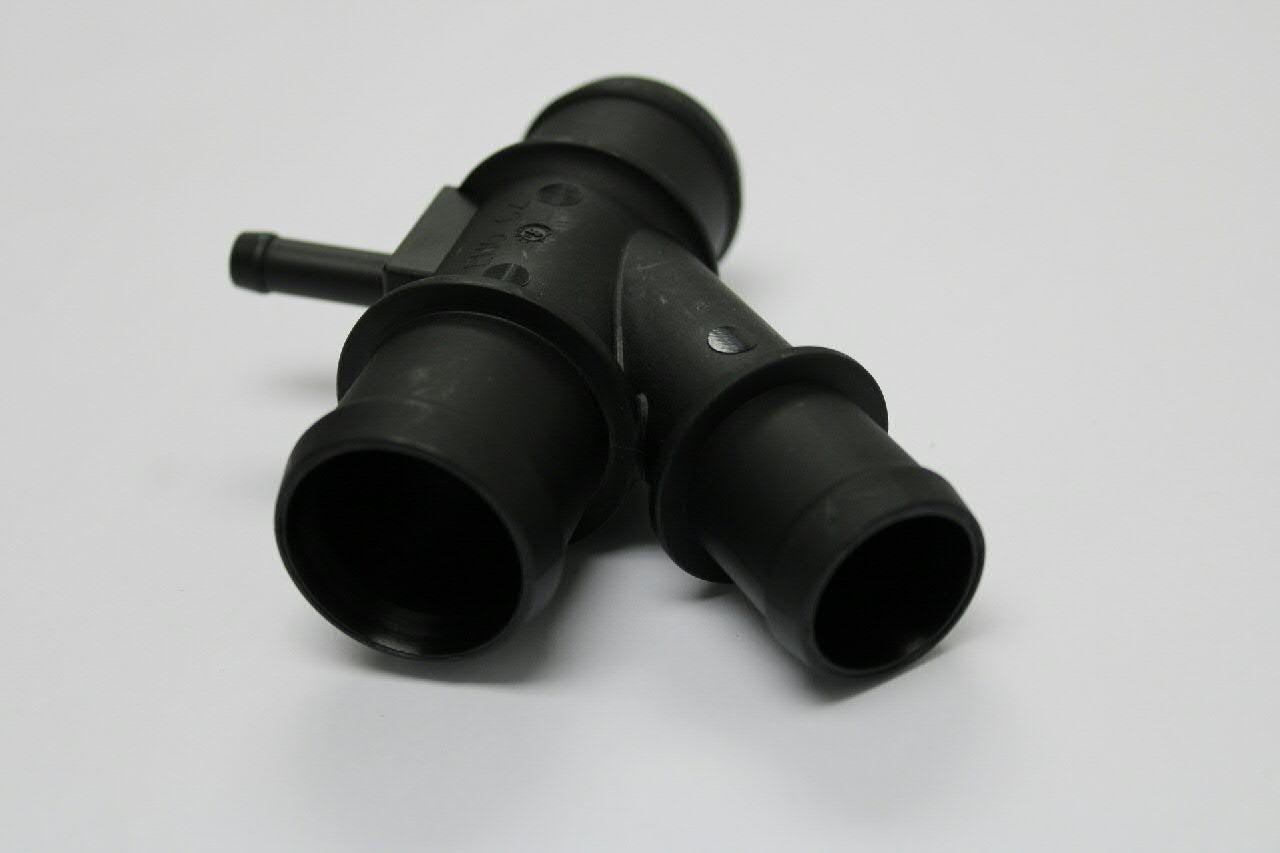 Brida del sistema de refrigeración (triple unión) VAG 1K0121087H precio, desde 5,15 EUR